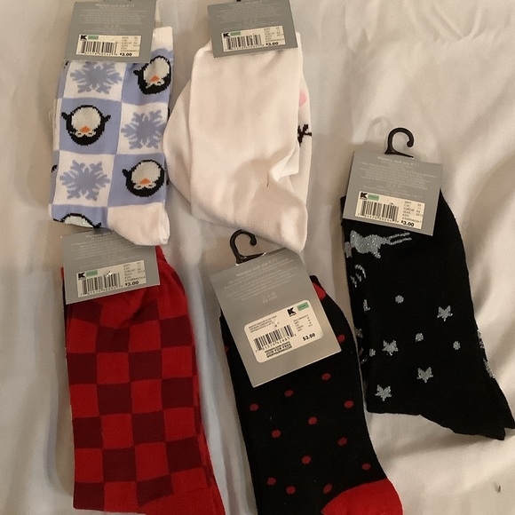 5 pair Christmas Socks - Picture 2 of 7